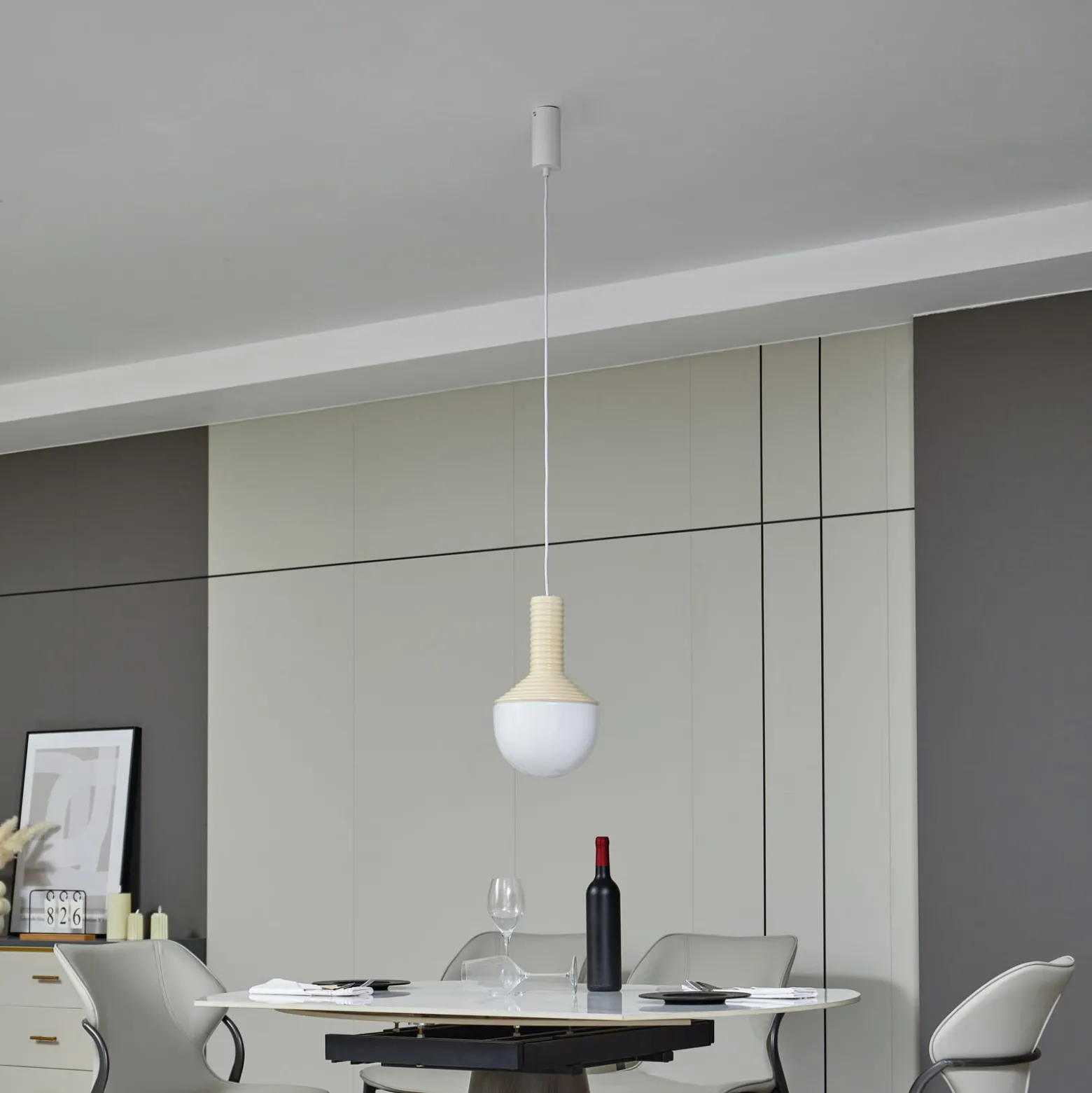 Lucande-riippuvalaisin Florine, beige/opal, keramiikka, lasi