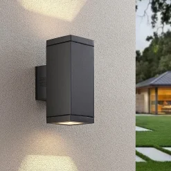 Lucande Stani -ulkoseinävalaisin, E27, 2-lamp.