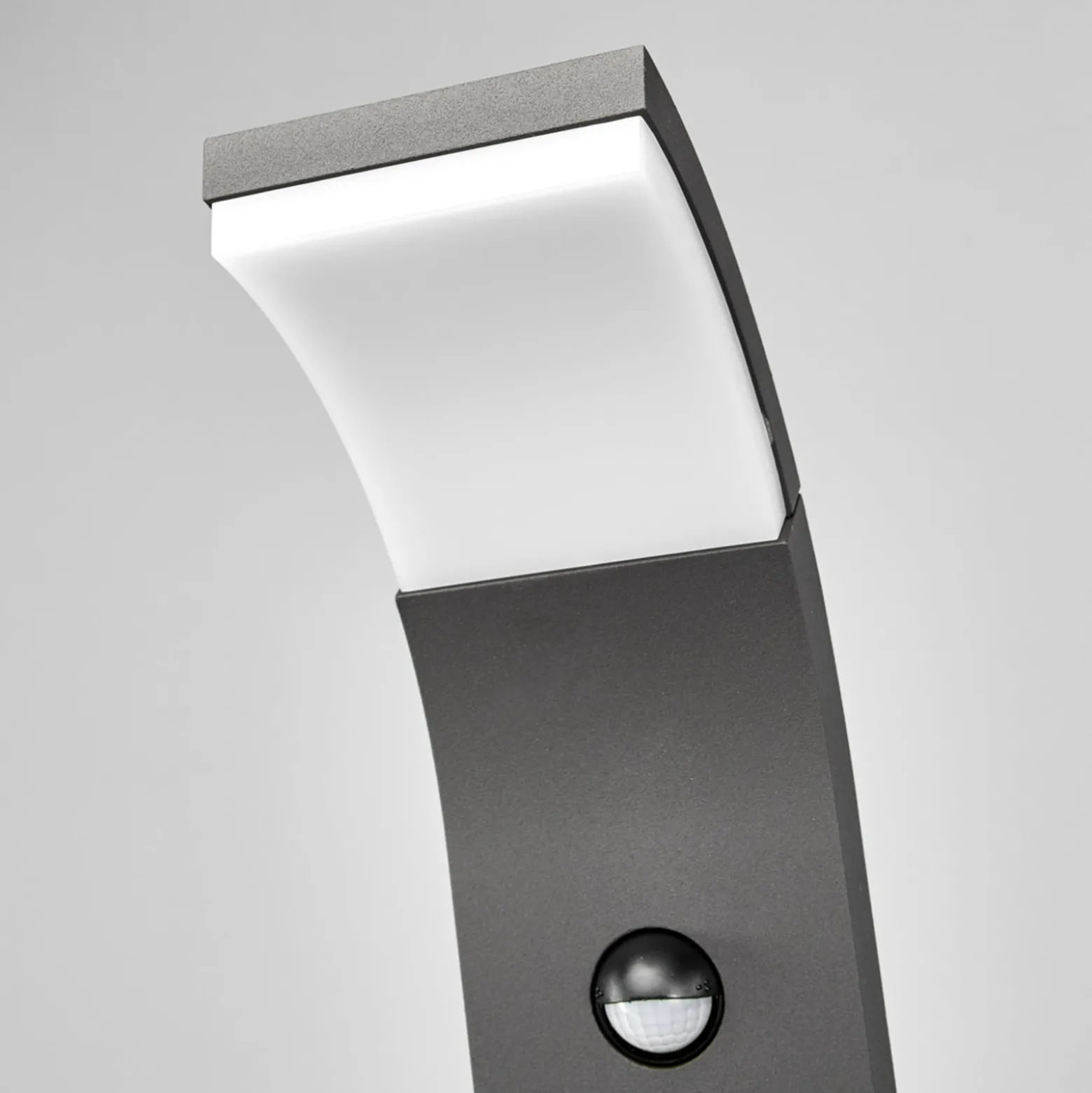 Lucande Timm LED-pylväsvalaisin, sensori, 100cm, antrasiitti, IP54