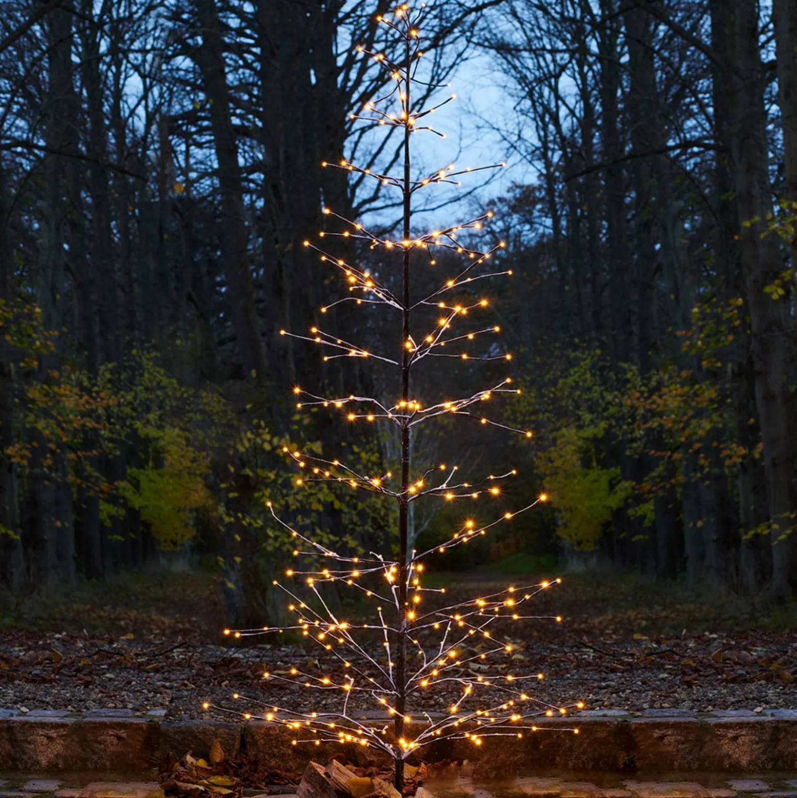 Luminen kimalteleva LED-puu Isaac