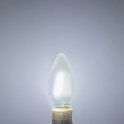 LUUMR Smart LED-kynttilälamppu E14 4,2 W matt CCT Tuya WLAN