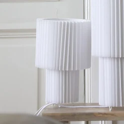 Markslöjd pöytävalaisin Catis, valkoinen, korkeus 32 cm, tekstiili, E27
