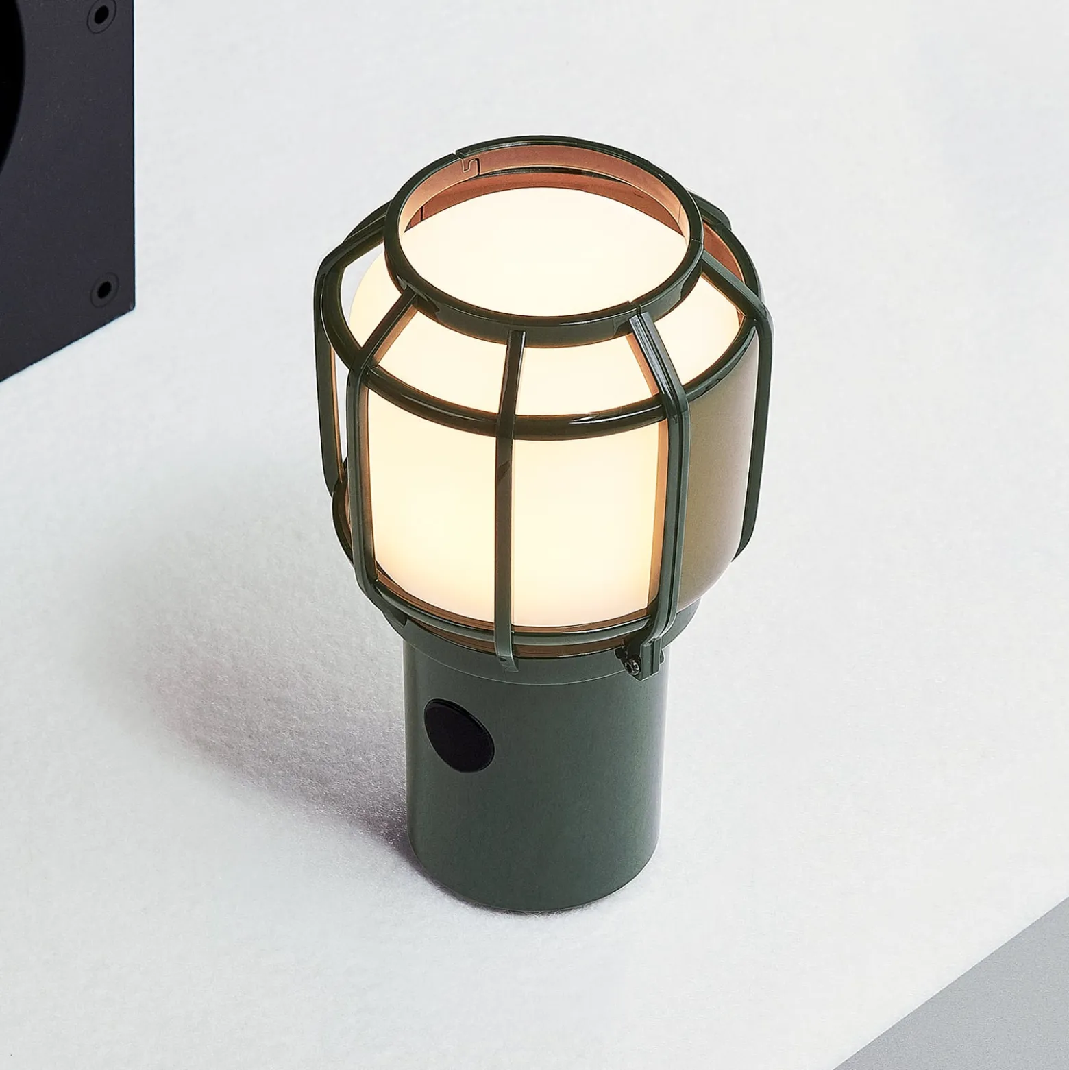 MARSET Chispa -LED-akkuterassivalaisin IP44, musta