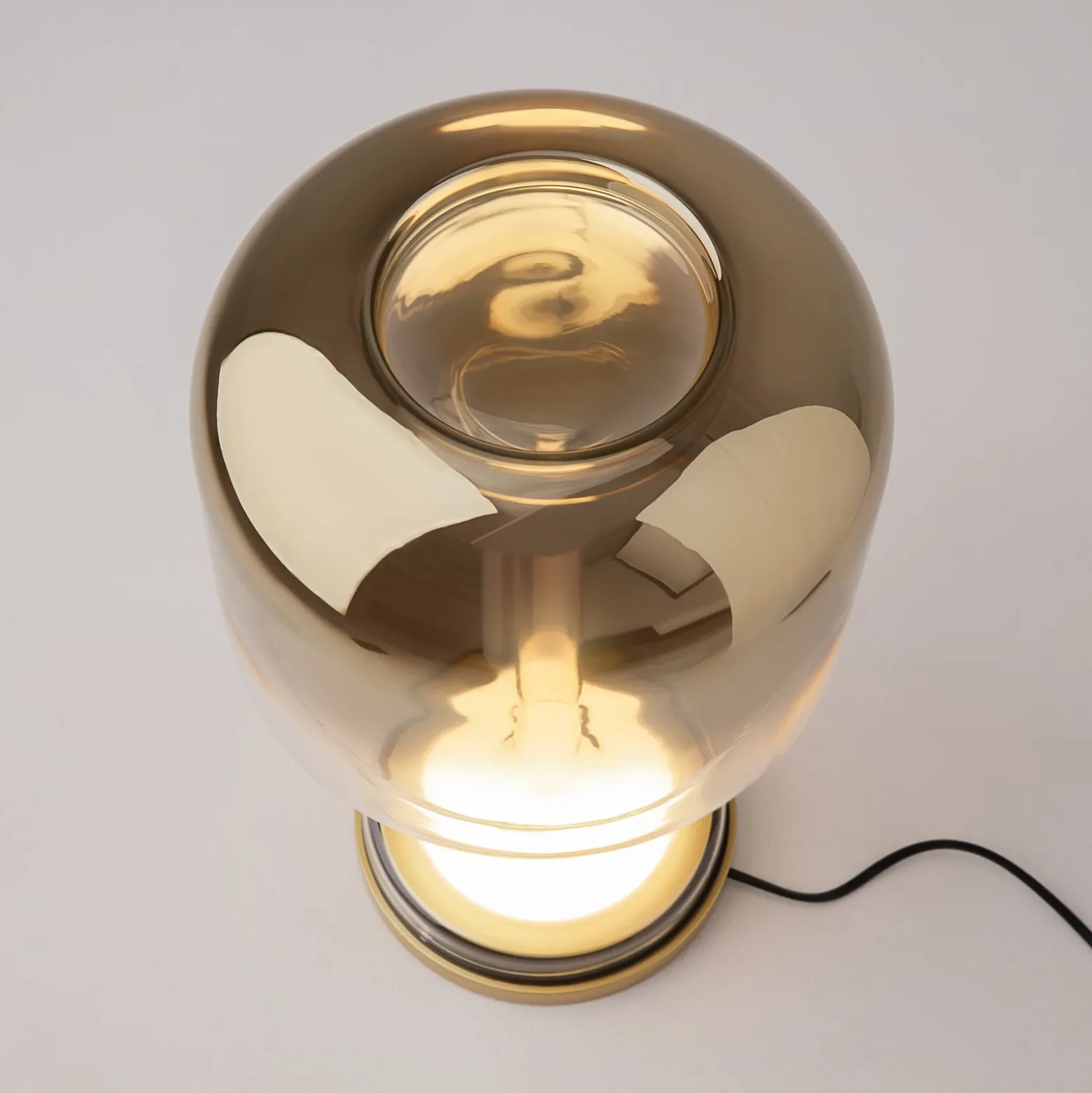 Maytoni LED-pöytävalaisin Spirito, kulta, lasi, korkeus 42 cm
