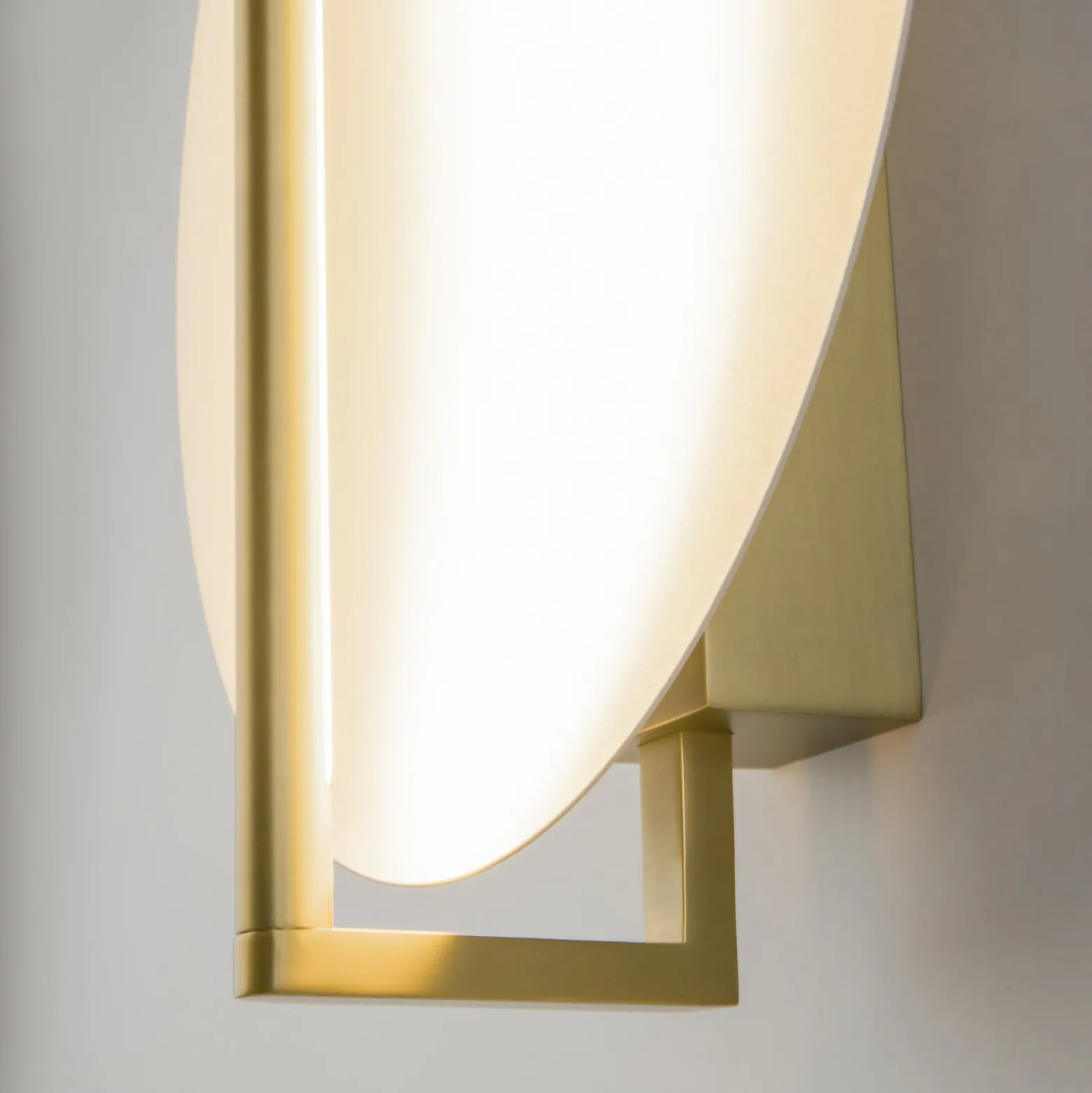 Maytoni LED-seinävalaisin Mira, kulta/valkoinen, korkeus 30 cm, metallia