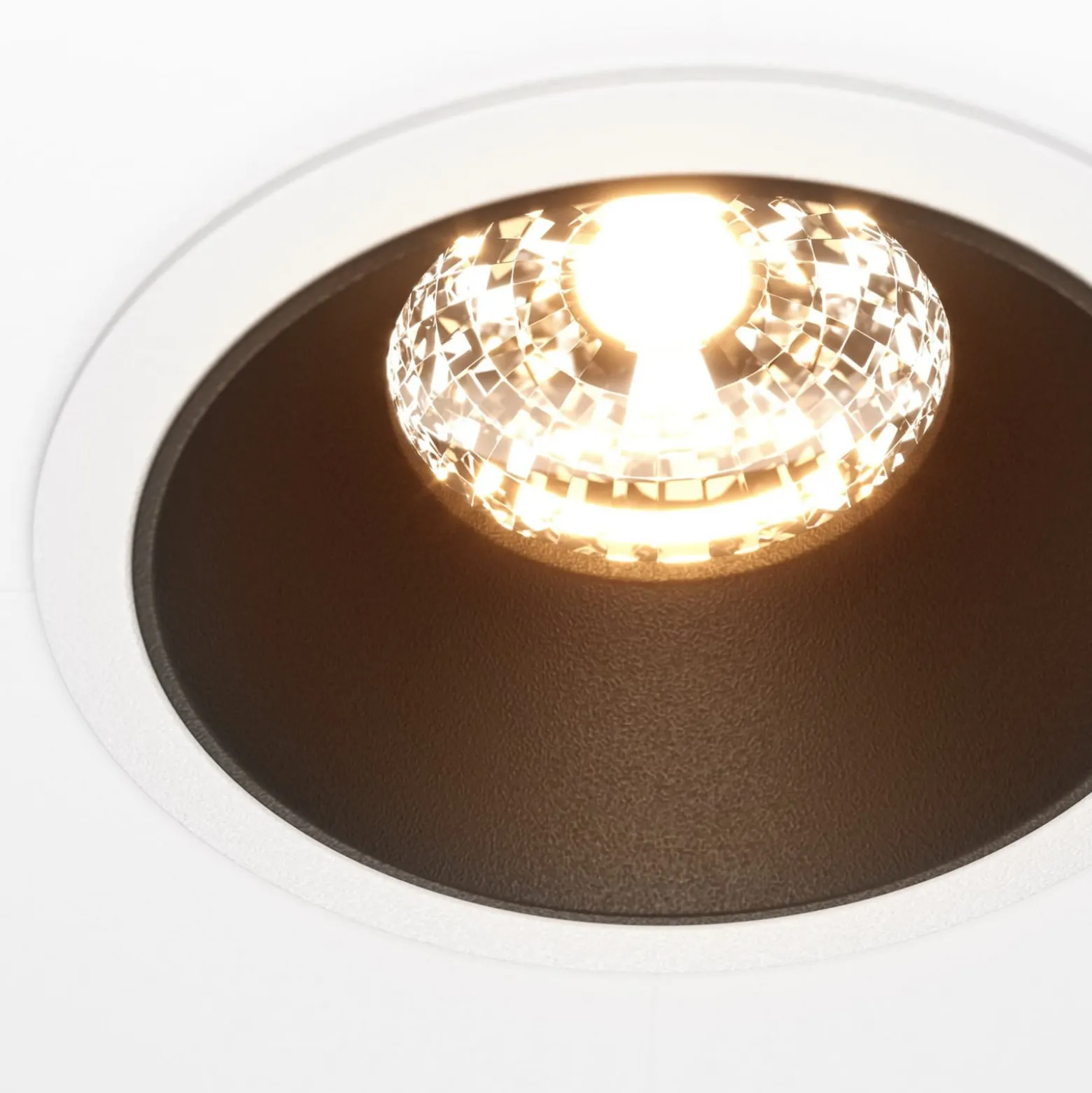 Maytoni uppovalo Alfa, musta/valkoinen, Ø 8,5 cm, 15 W, 36°