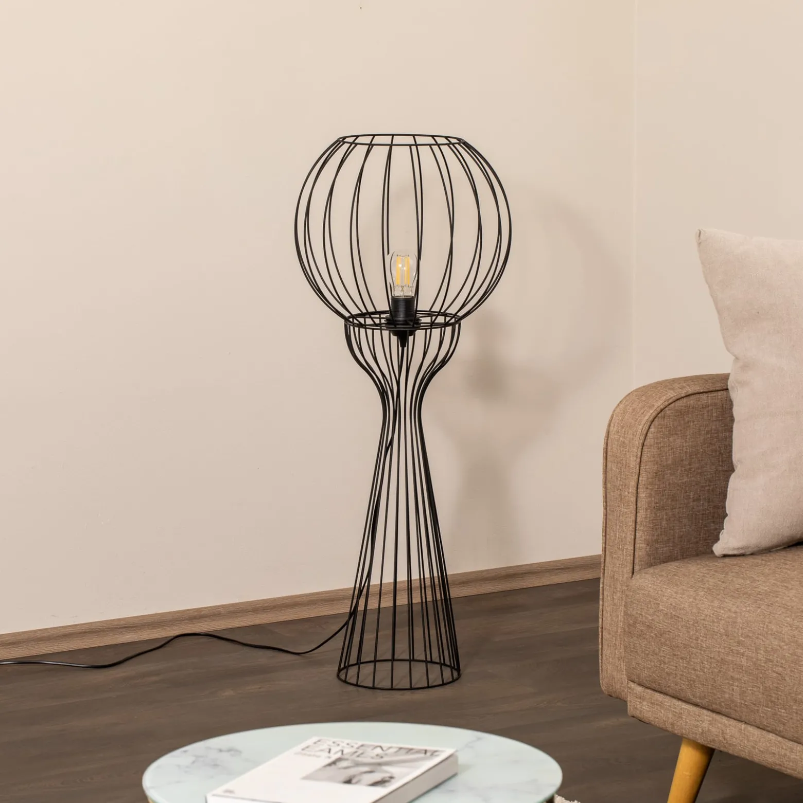 Mercure lattiavalaisin, musta, metalli/muovi, korkeus 93 cm