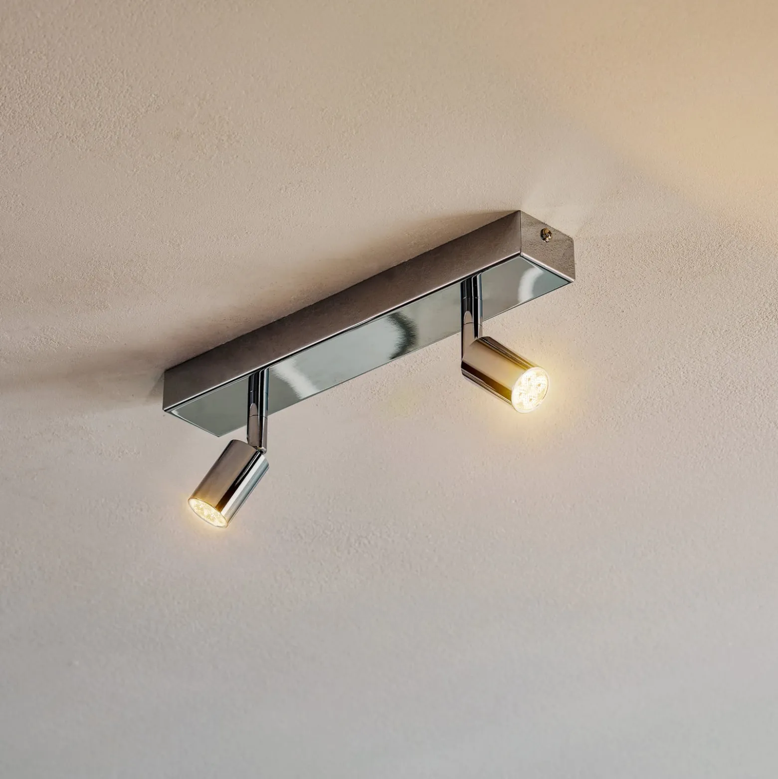 Moderni LED-kattovalaisin, 2-lamppuinen