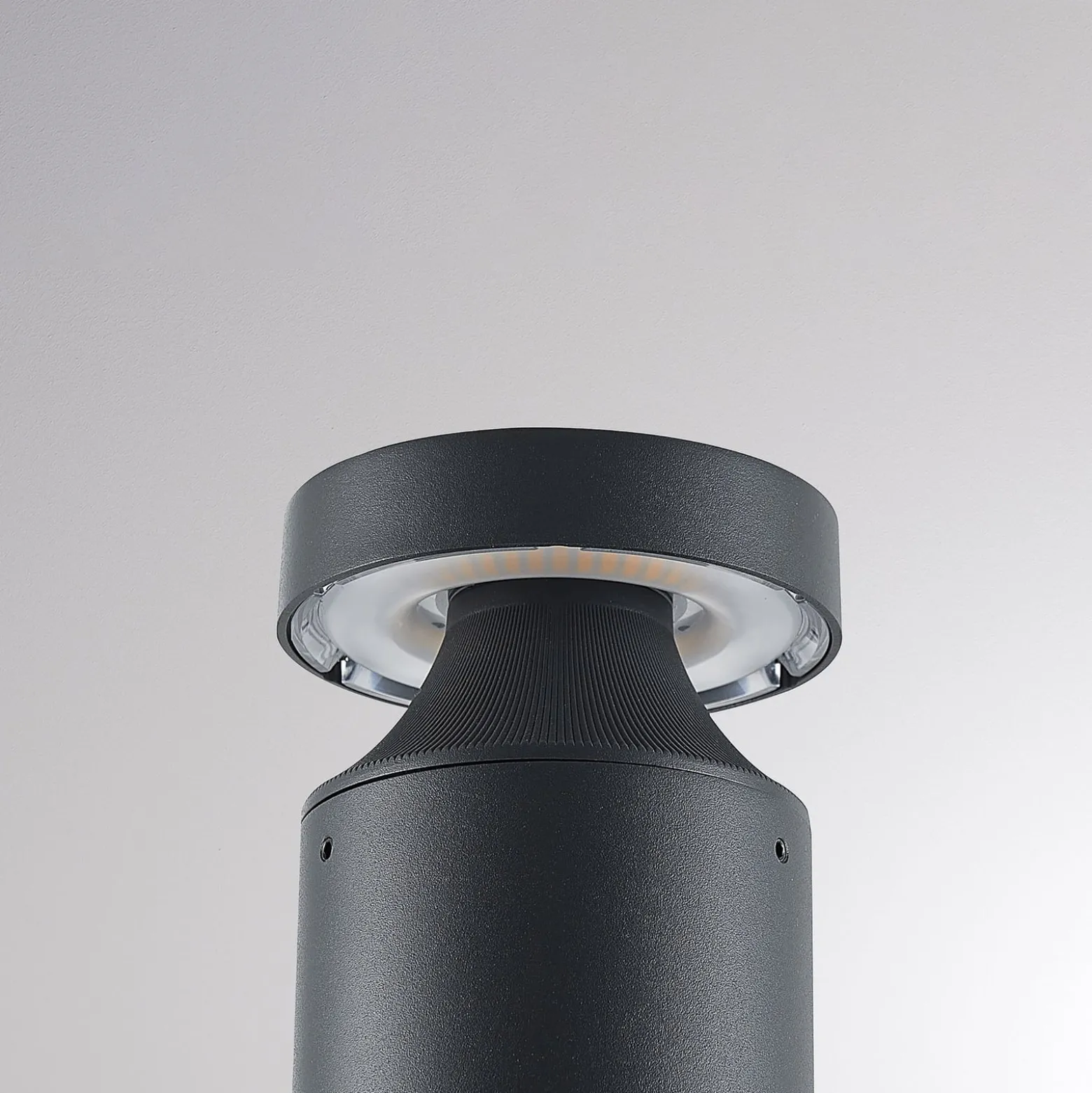 Molto Luce LED-pylväsvalaisin Mona, halkaisija 10 cm, alumiini, korkeus 85 cm