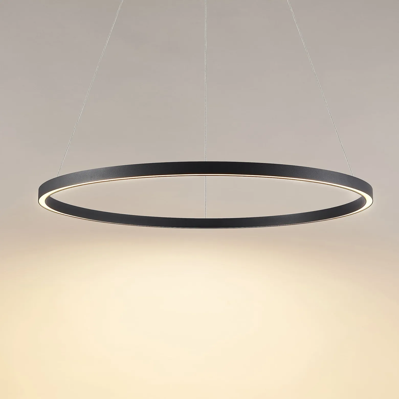 Molto Luce LED-riippuvalaisin Perfora, musta, Ø 90 cm, alumiini