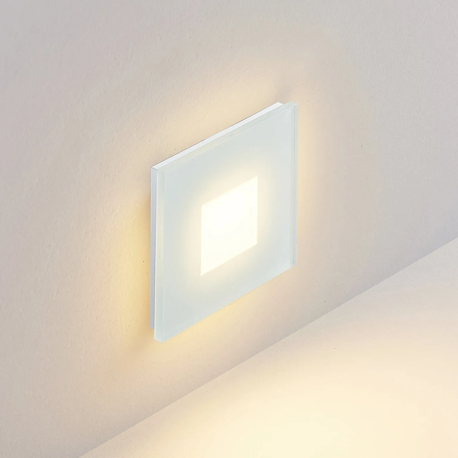 Molto Luce LED uppoasennusvalaisin Wall R68 Lasi IP44 SQ, valkoinen, CCT