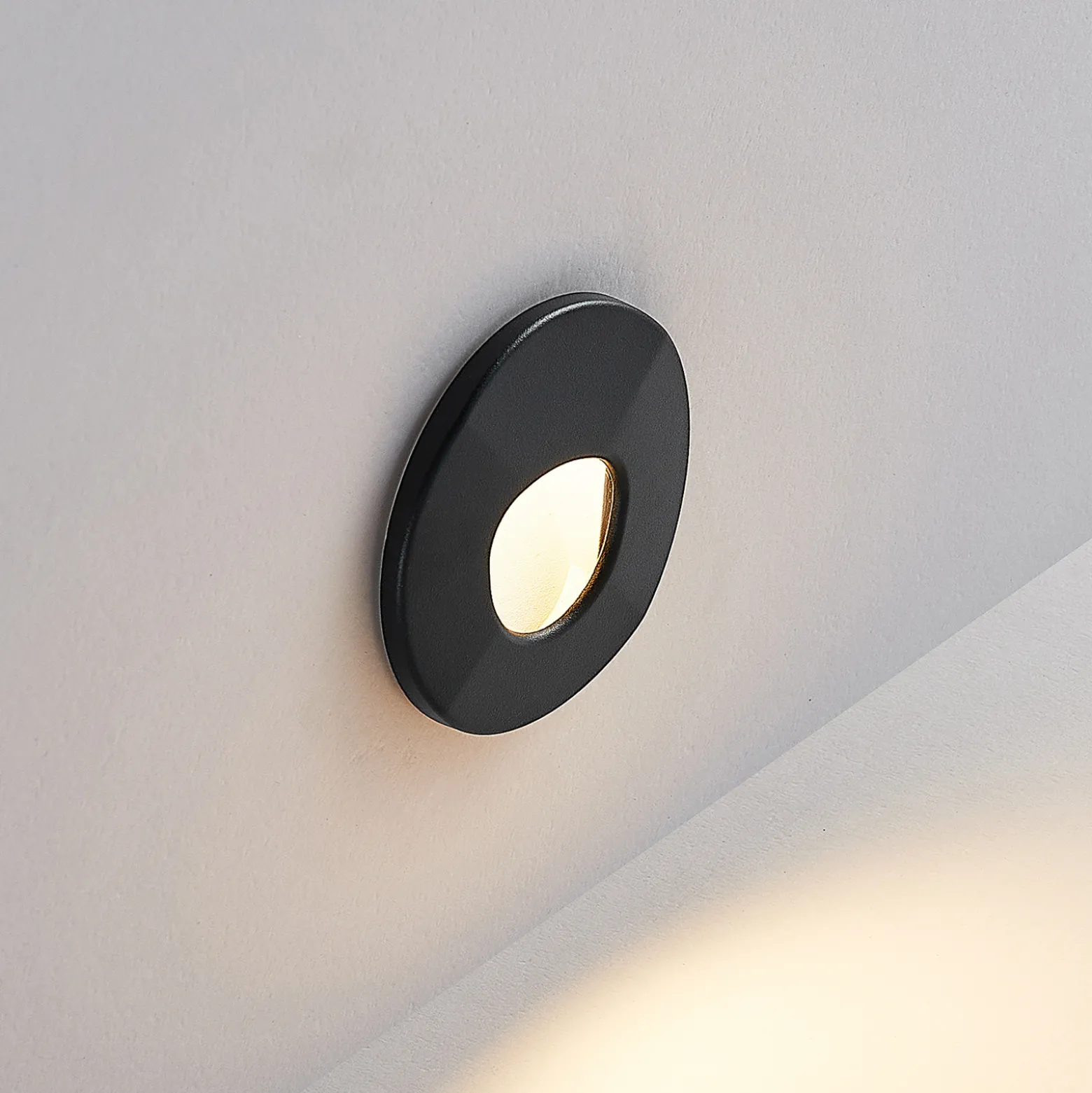 Molto Luce LED uppoasennusvalaisin Wall 68 R SIna RD, musta, CCT