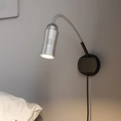 Neo! Flex Hotel II -LED-seinävalo alumiini/hopea