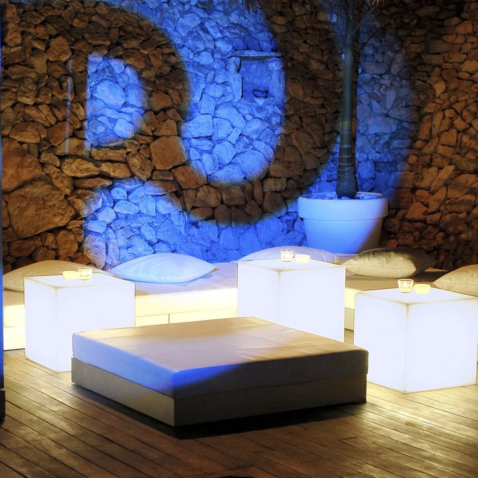 Newgarden Cuby LED-koristevalo kaapelilla, 40x40cm, 40x40cm