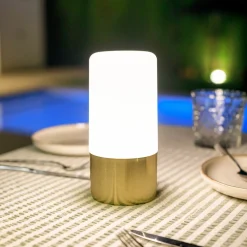 Newgardenin ladattava LED-pöytävalaisin Maia messinginvärinen IP54 RGBW