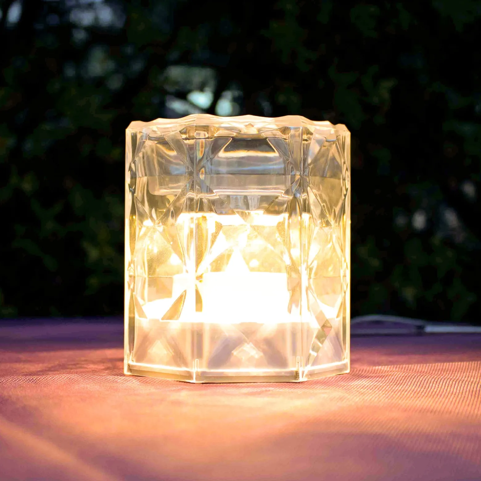 Newgarden LED ladattava pöytävalaisin Jack Lux, korkeus 10 cm, IP54
