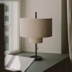 New Works pöytälamppu Margin, beige, tekstiili, Ø 36 cm, E27