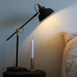 Nové pöytävalaisin, säädettävä, musta
