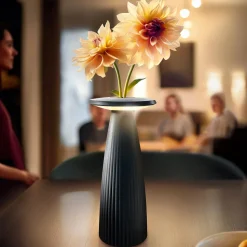 Nuflair LED-ladattava pöytävalaisin, musta, IP54, himmennettävä, 24 cm:n