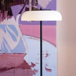 Nuura Blossi Floor Ø 29-LED-lattiavalo musta/valk.