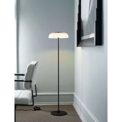 Nuura LED-lattiavalaisin Blossi, korkeus 120 cm, musta/opaalinen