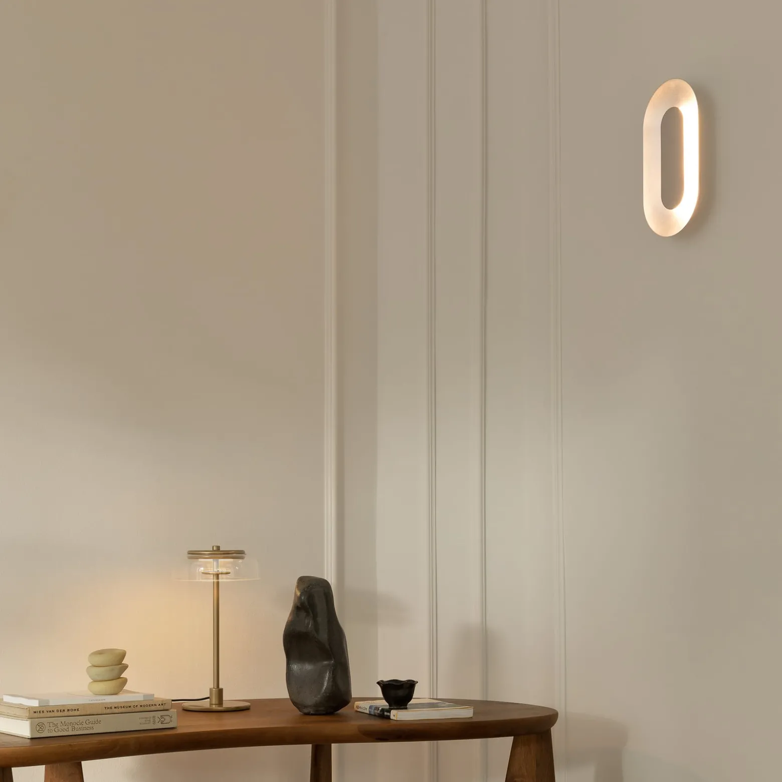 Nuura LED-seinävalaisin Sasi, korkeus 29 cm, hopeanvärinen, metalli