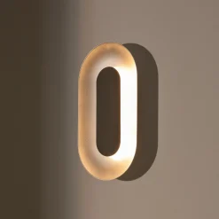 Nuura LED-seinävalaisin Sasi, korkeus 29 cm, hopeanvärinen, metalli