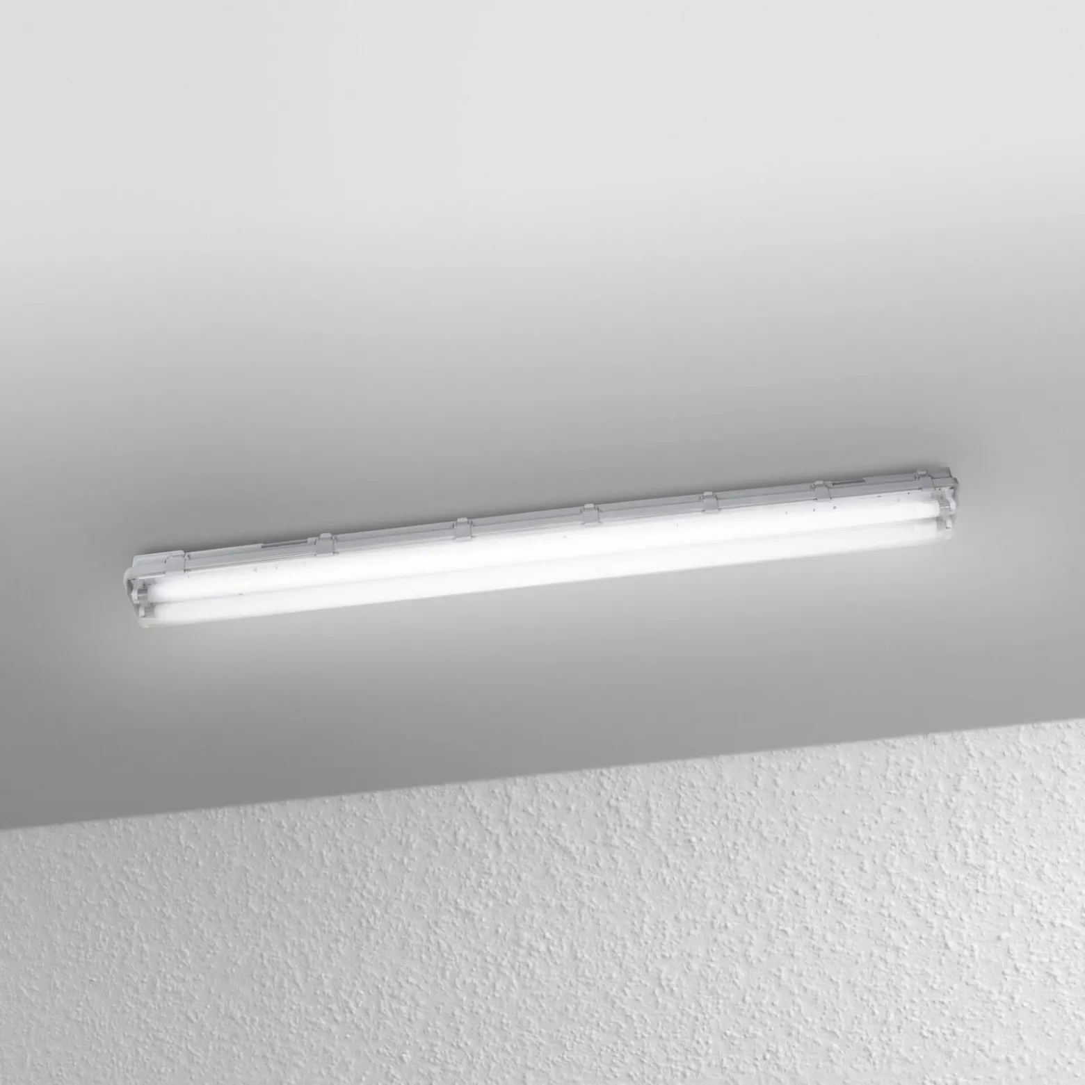 OSRAM kosteiden tiloihin tarkoitettu lamppu SUBMARINE 126 cm 2 x 15 W G13-LED