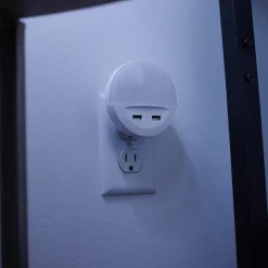 OSRAM LED-pistorasian yövalo LUNETTA USB, valkoinen, Ø 9 cm