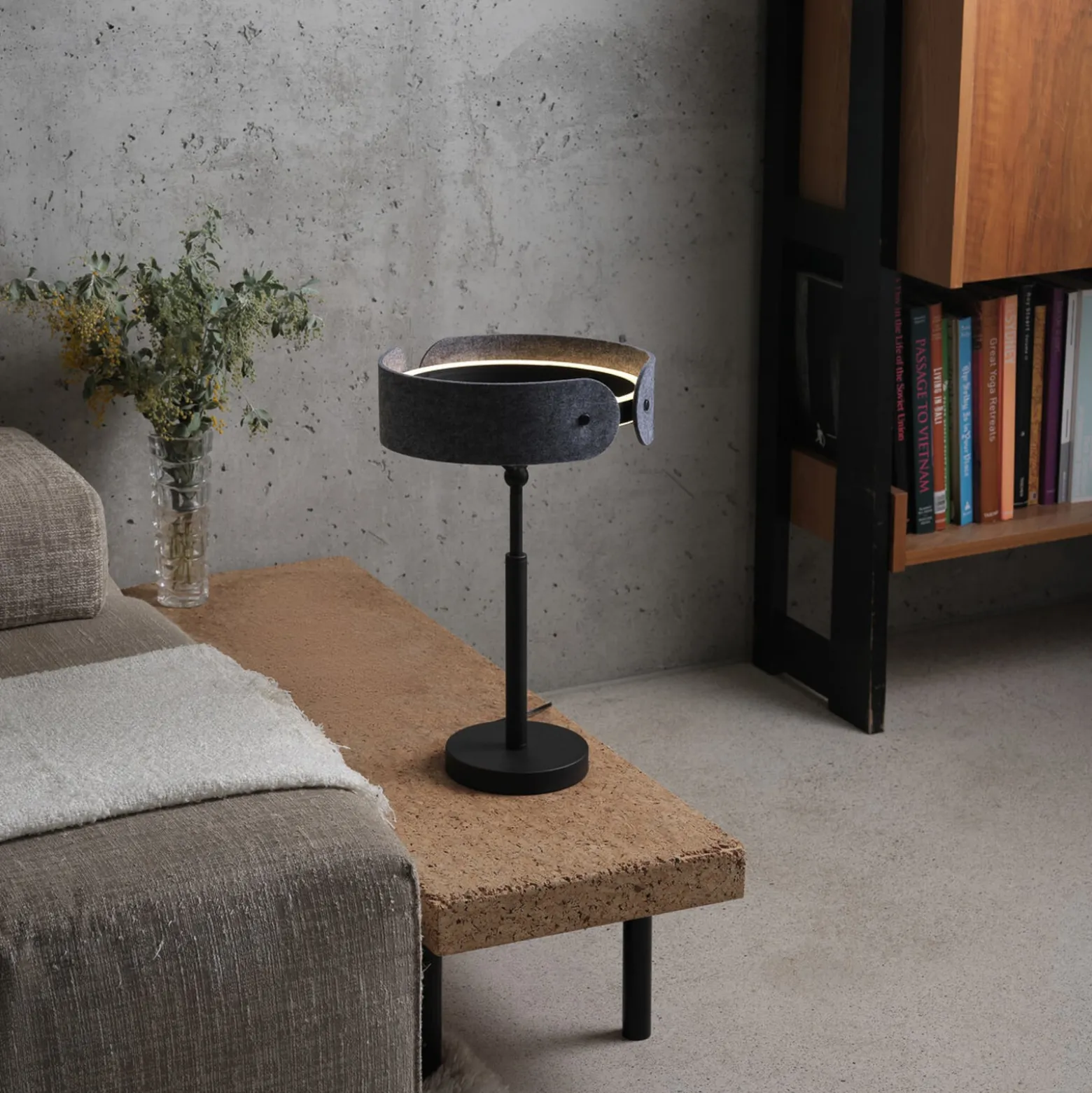 OSRAM LED-pöytälamppu Decor Curve Felt, harmaa, huopa, 3 000 K