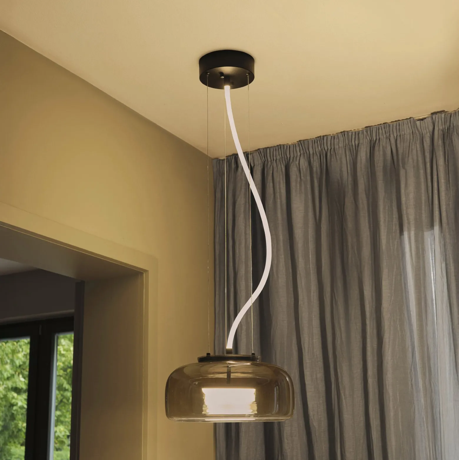 OSRAM LED-riippuvalaisin DECOR GLOW harmaa/musta Ø 38 cm ylös/alas