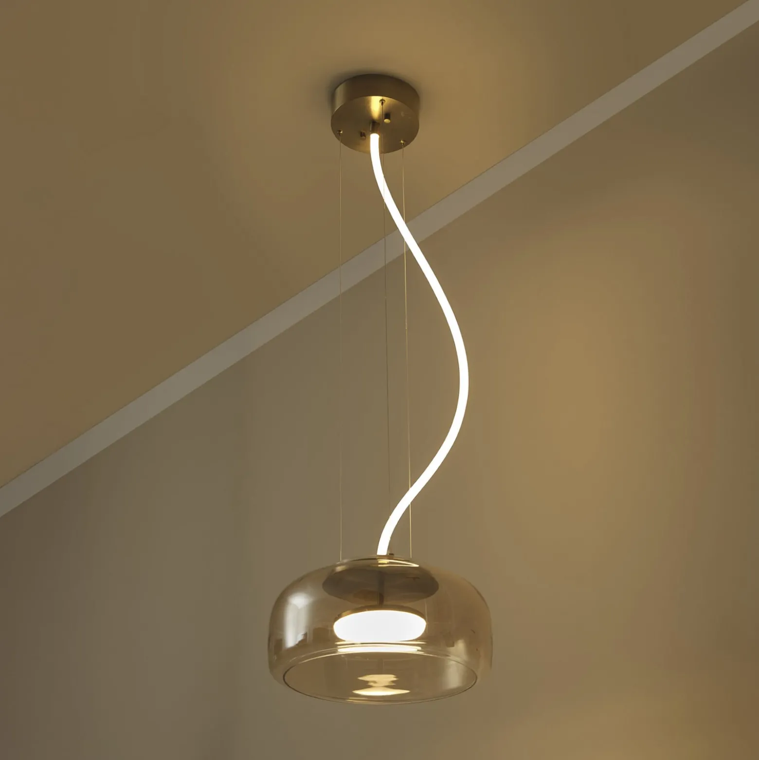 OSRAM LED-riippuvalaisin DECOR GLOW, keltainen/kultainen, Ø 38 cm, valo
