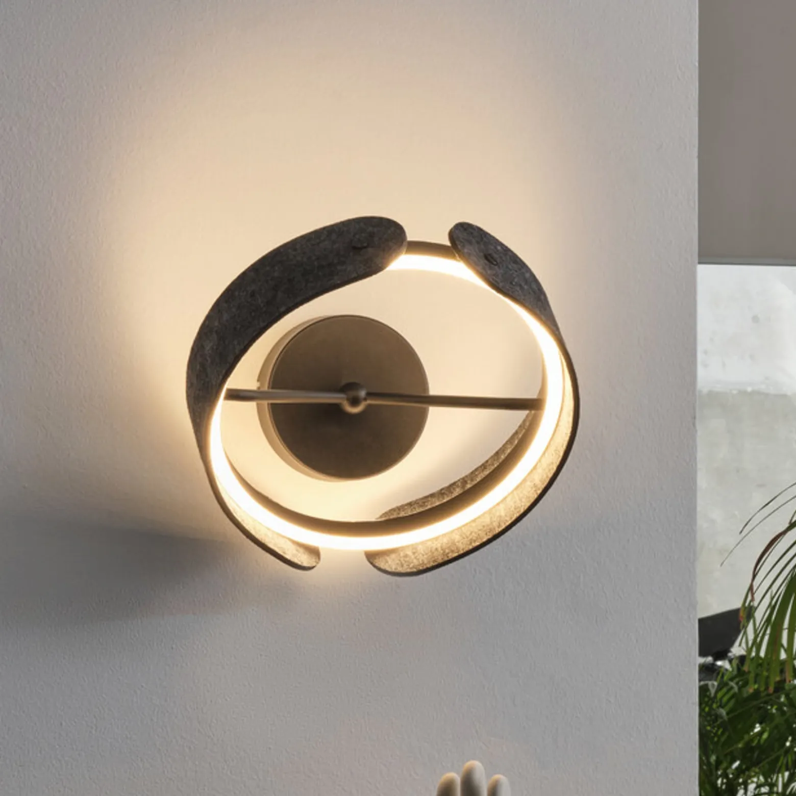 OSRAM LED-seinävalaisin Decor Curve Felt, harmaa, huopa, 3 000 K