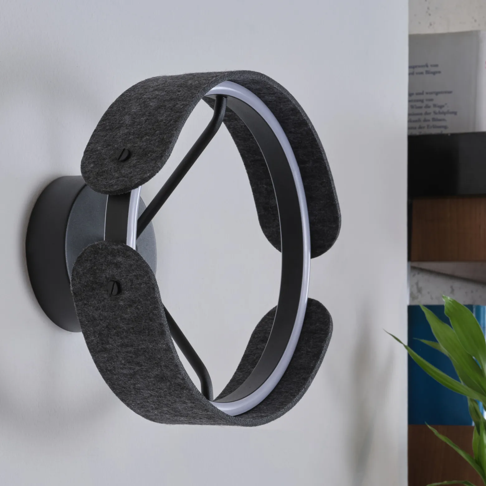 OSRAM LED-seinävalaisin Decor Curve Felt, harmaa, huopa, 3 000 K