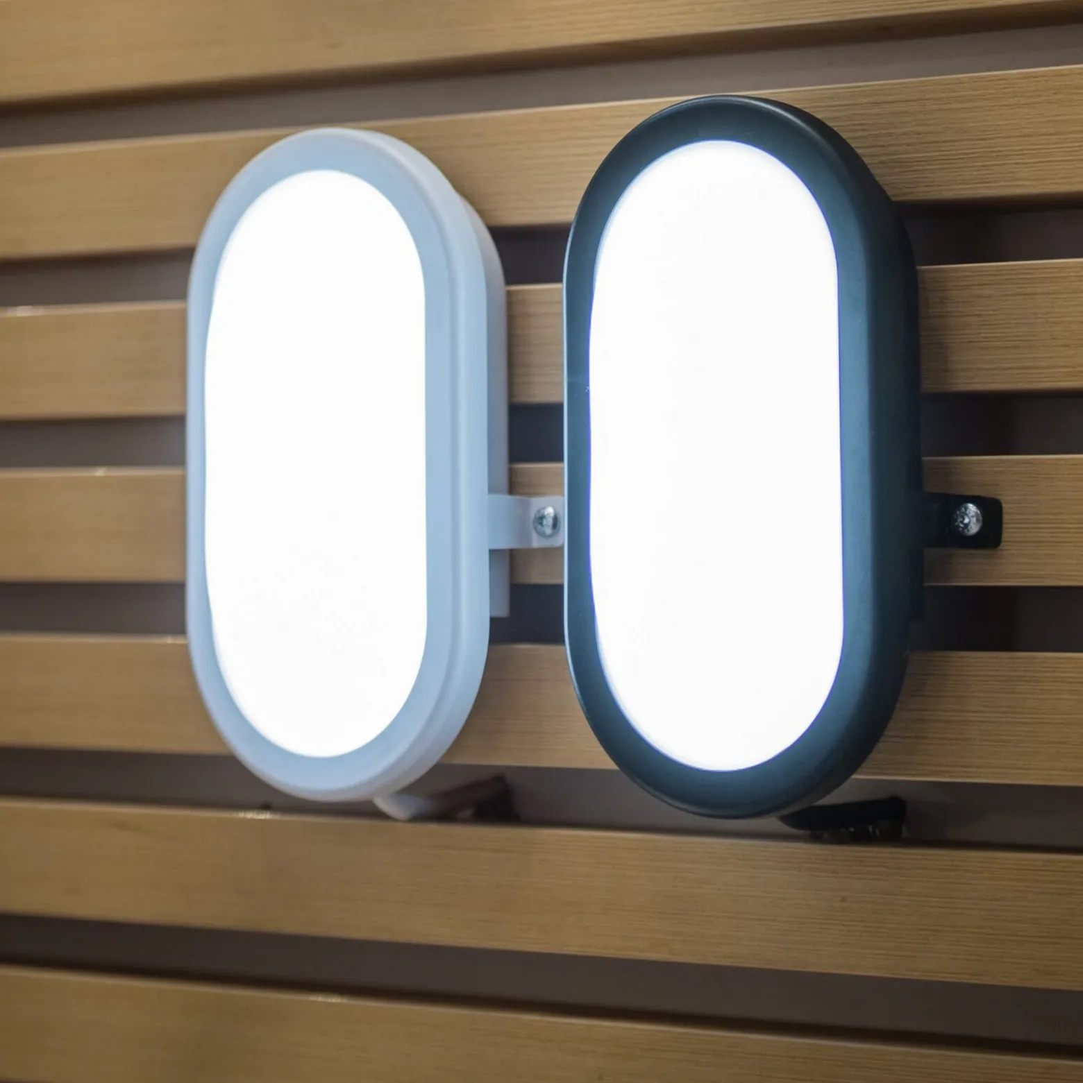 OSRAM LED-ulkoseinälamppu BULKHEAD, valkoinen, 6 W muovi IP54