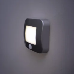 OSRAM LED-yövalo NIGHTLUX HALL valkoinen anturi paristo IP54
