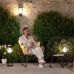 OSRAM SMART+ LED-aurinkokäyttöinen ulkoseinävalaisin ALPS, musta anturi