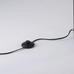 Paul Neuhausin LED-lattiavalaisin Conni, musta, metalli, 140 cm
