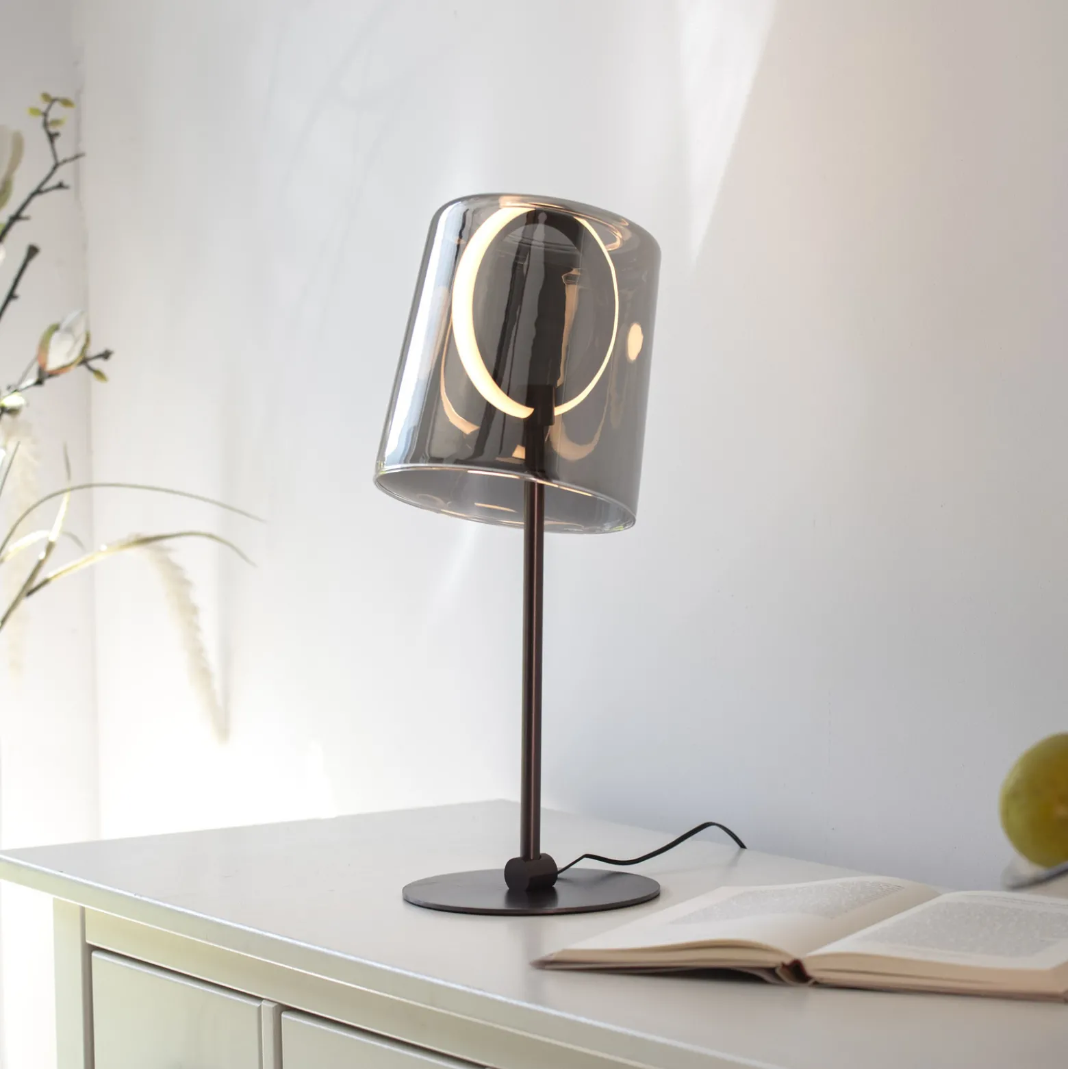 Paul Neuhaus LED-pöytävalaisin Zula, savunharmaa, korkeus 42 cm