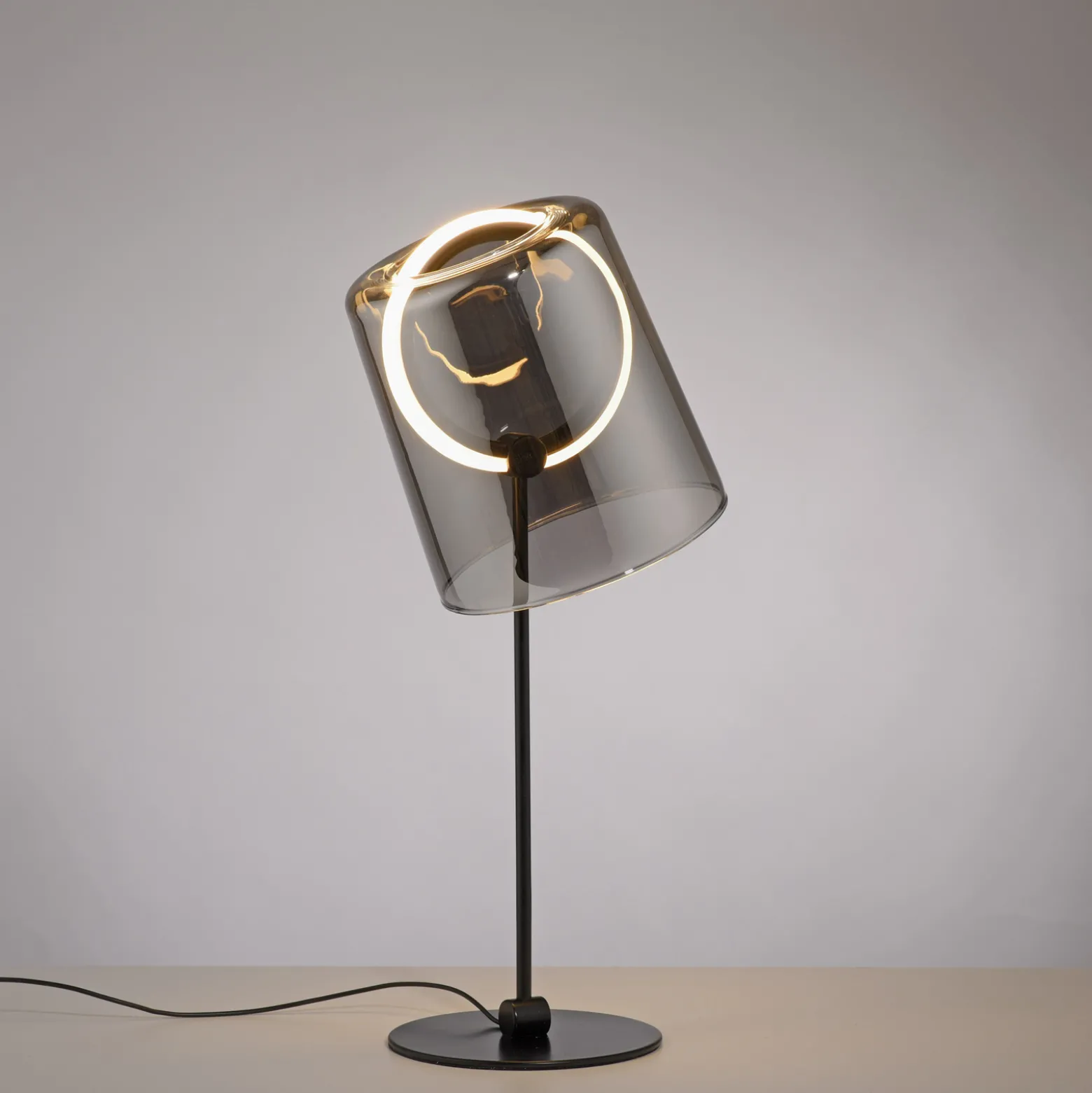 Paul Neuhaus LED-pöytävalaisin Zula, savunharmaa, korkeus 42 cm