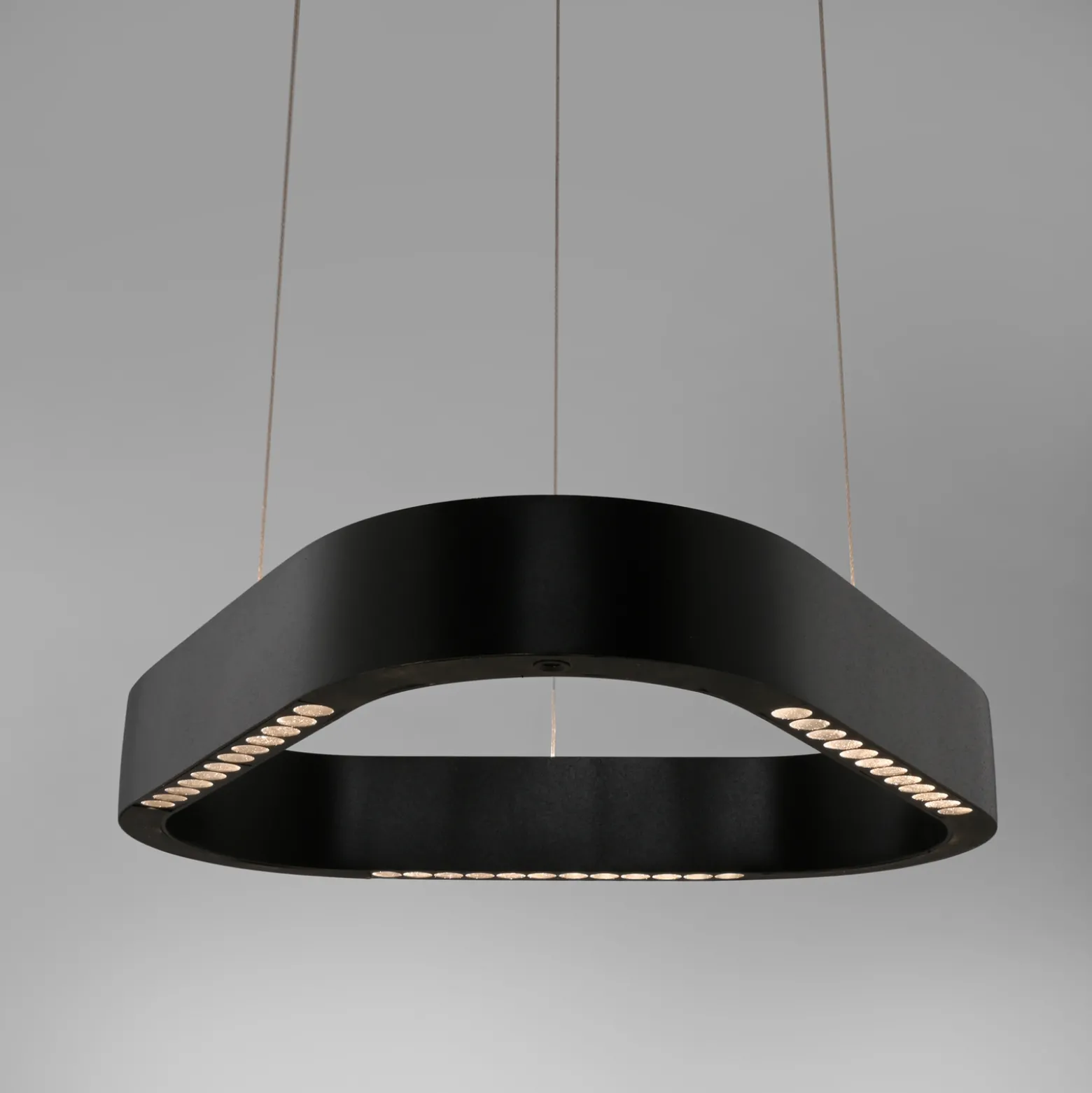Paul Neuhaus LED-riippuvalaisin Q-Stretto, musta, 40,8 cm