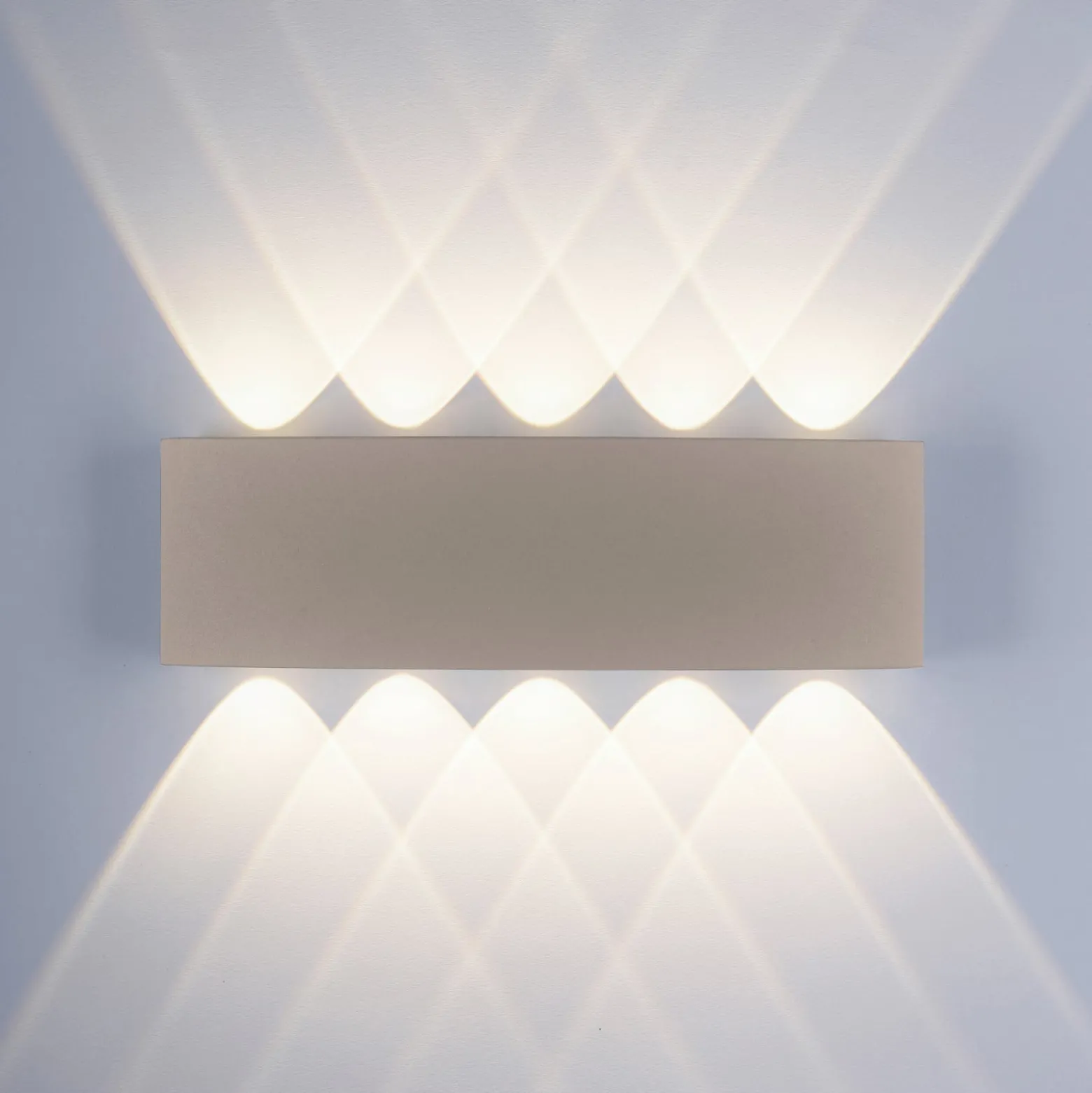 Paul Neuhaus LED-ulkoseinälamppu Carlo, 27 cm, hiekanvärinen
