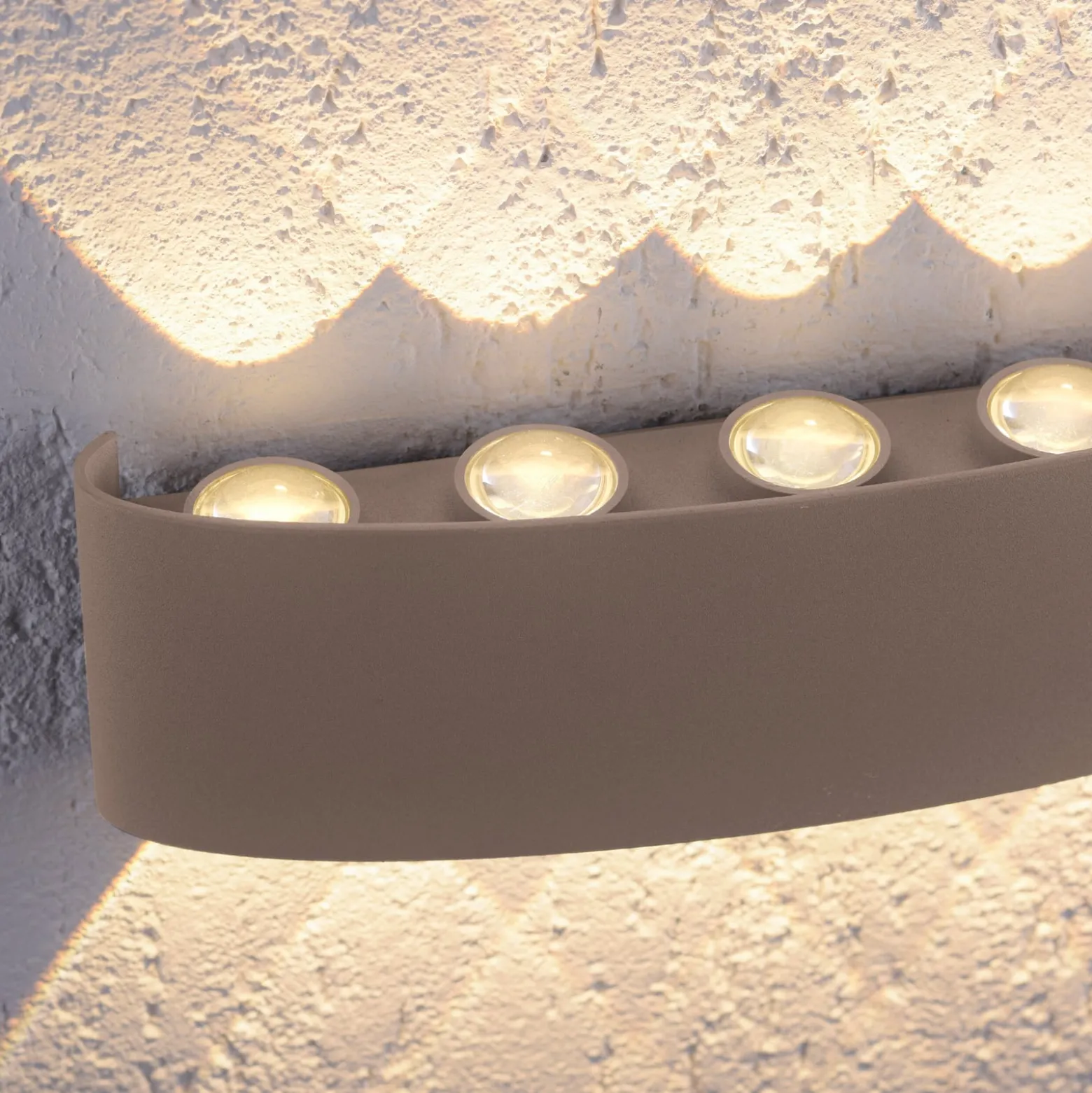 Paul Neuhaus LED-ulkoseinälamppu Carlo, 27 cm, hiekanvärinen