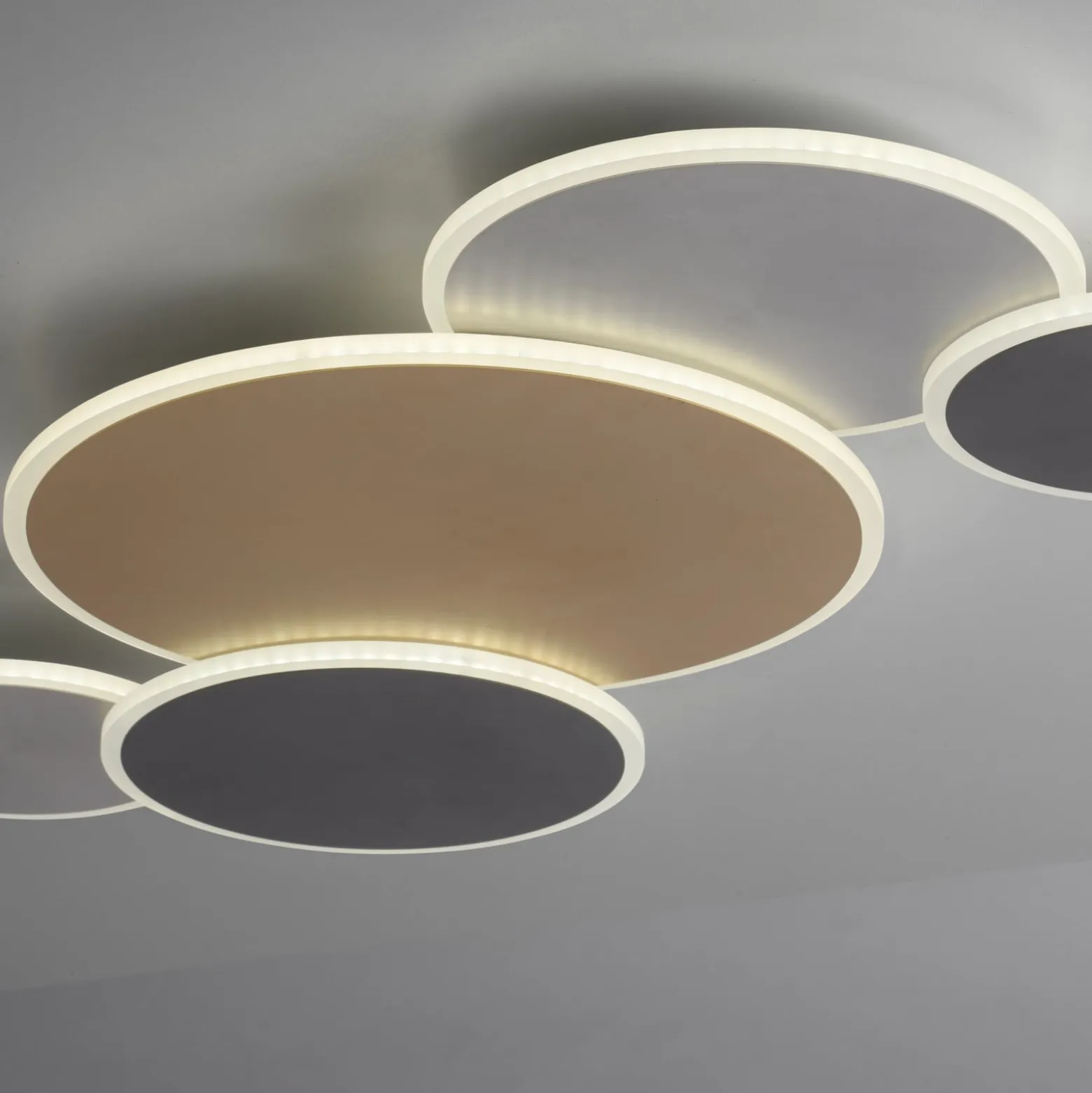 Paul Neuhaus Q-Piato -LED-kattovalo 5-lamppuinen