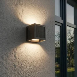 PRIOS LED-aurinkokäyttöinen seinävalaisin Avvin, musta, kuutio, liiketunnistin