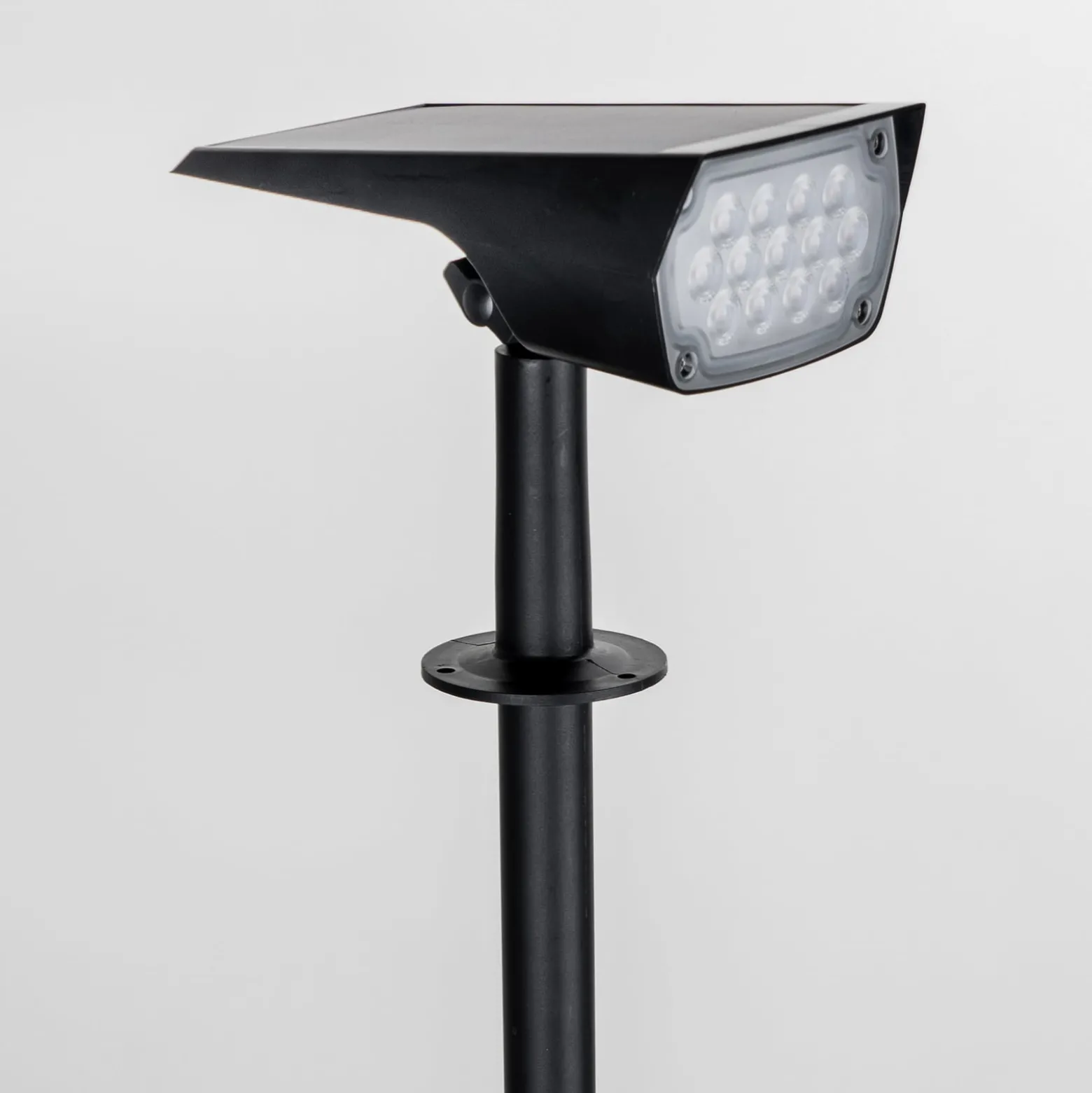 Prios LED-aurinkopistevalaisin Helier, 49 cm, musta, maapiikki