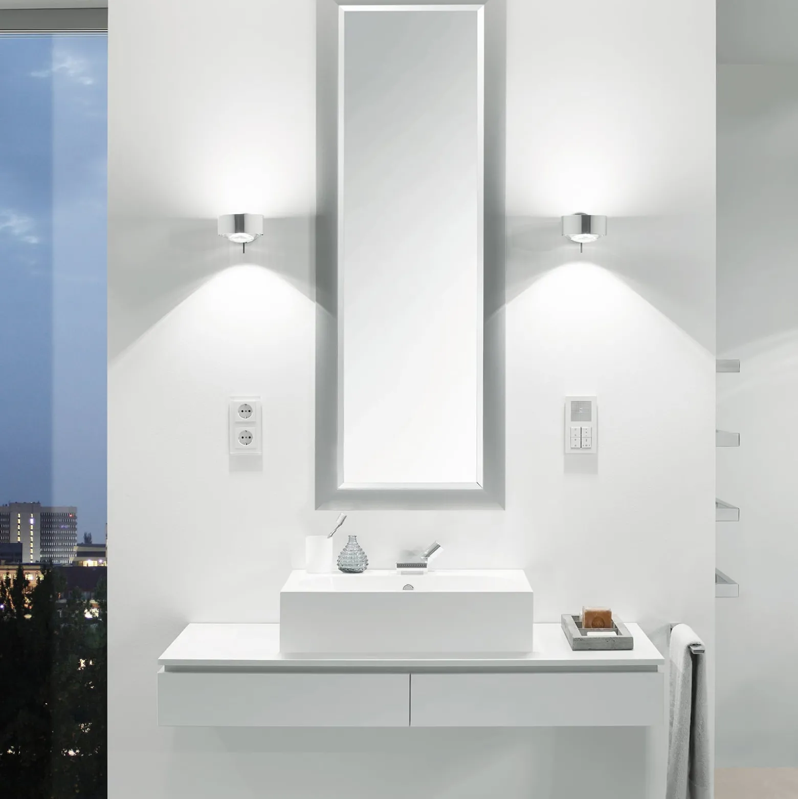 Puk Maxx Wall+ LED, kirkkaat linssit, kromattu