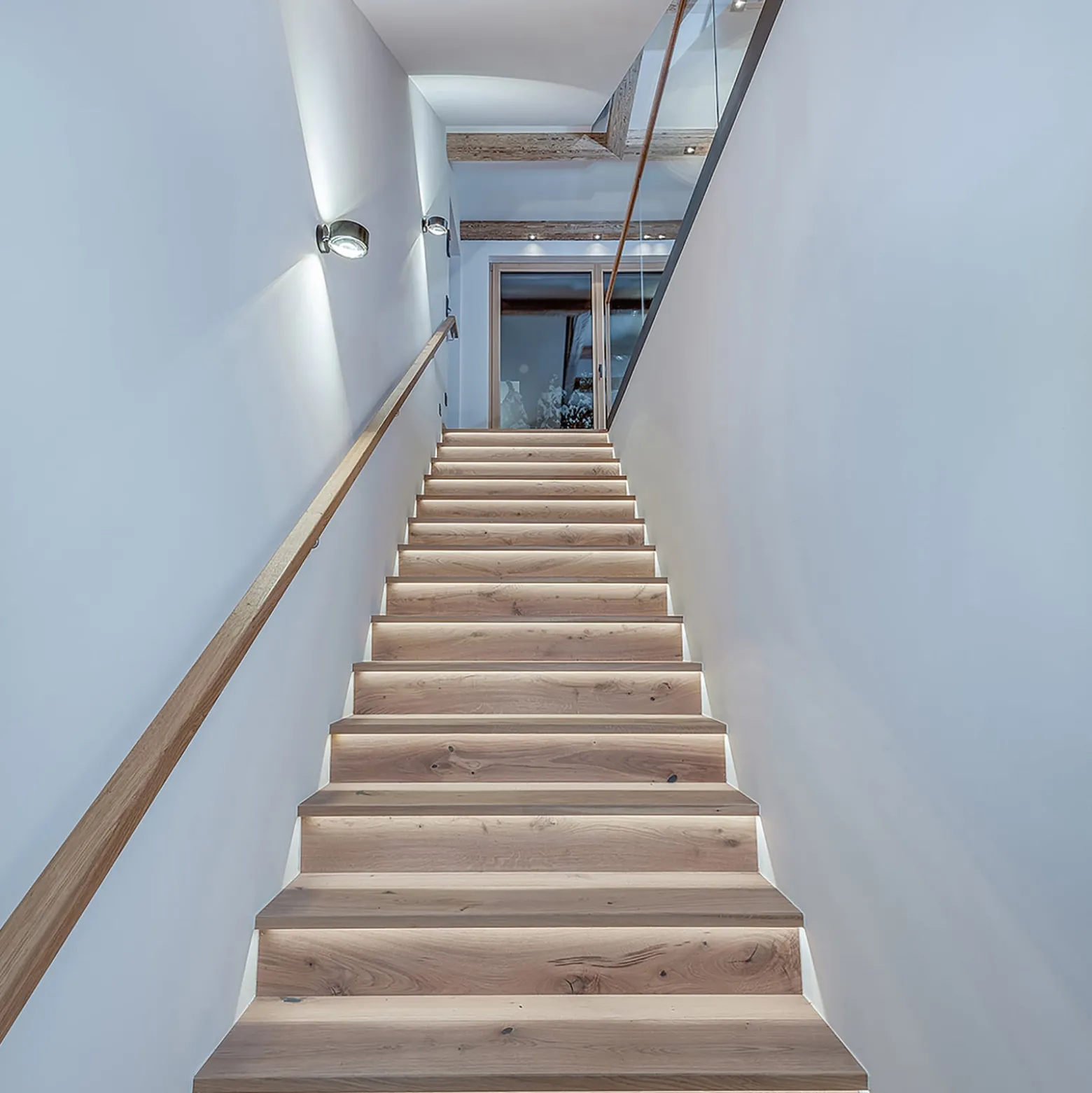 Puk Maxx Wall+ LED, kirkkaat linssit, matta kromattu