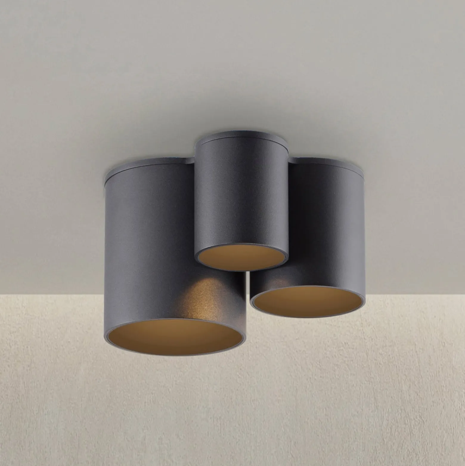 PURE Point -kylpyhuoneen LED-kattovalaisin, musta, 18 cm, 3-lamppuinen, IP44