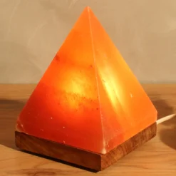 Pyramide-suolavalaisin jalustalla, meripihka
